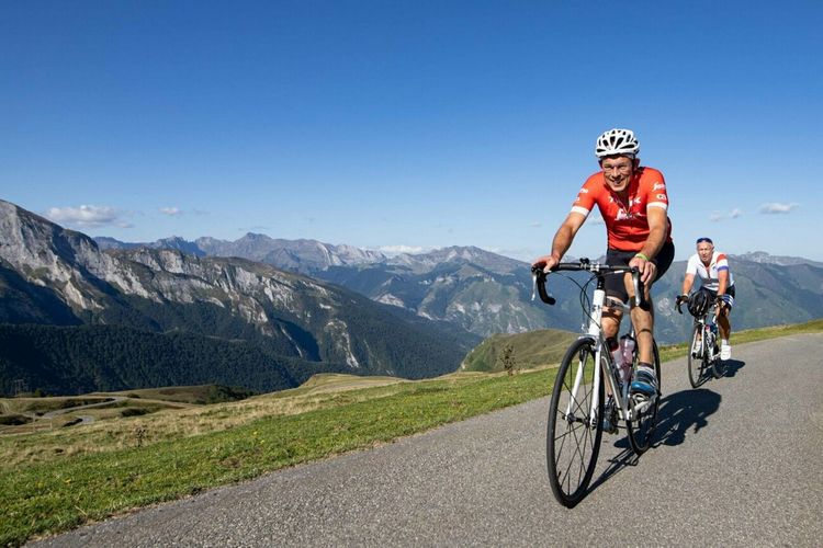 ON S’Y COL – Des centaines à l’assaut du sommet de l'Aubisque